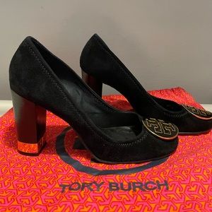 6.5 - Tory Burch Chunky Heel Rounded Toe 3.5”. Gently Worn